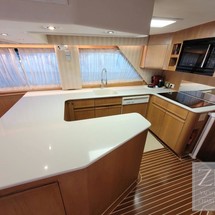 Hatteras 65