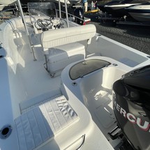 Angler Pro Boats 2900 center console