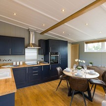 Wide beam narrowboat 65 x 12 hanbury monarch