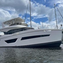 Carver 52 Voyager