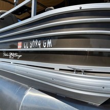 Sun Tracker Fishin Barge 24 XP3