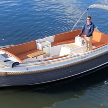 Interboat intender 820