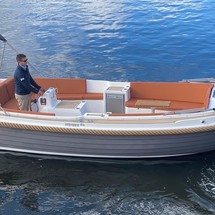 Interboat intender 820