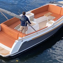 Interboat intender 820