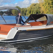 Interboat intender 820