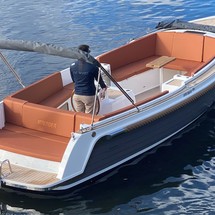 Interboat intender 820