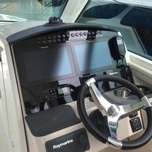 Boston Whaler 320 Vantage