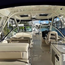 Boston Whaler 320 Vantage