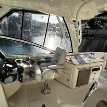 Boston Whaler 320 Vantage