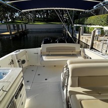 Boston Whaler 320 Vantage
