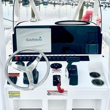 Sea Ray hunt ultra 211