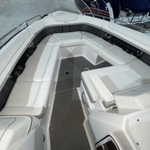 Formula 350 Crossover Bowrider
