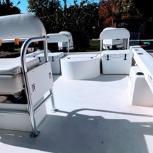 Twin vee 26 family fisherman