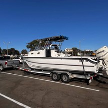Twin vee 26 family fisherman