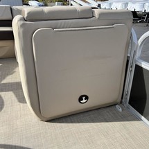 Sun Tracker Party Barge 20 DLX