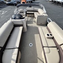 Sun Tracker Party Barge 20 DLX