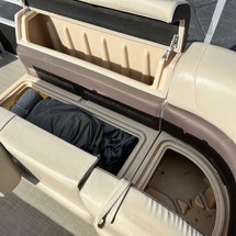 Sun Tracker Party Barge 20 DLX