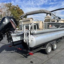 Sun Tracker Party Barge 20 DLX
