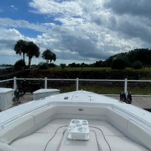 Sea Ray hunt ultra 211