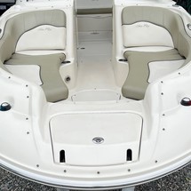 Sea Ray 240 Sundeck