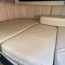 Rinker Fiesta Vee 310