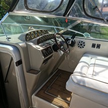 Rinker Fiesta Vee 310
