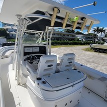 Boston Whaler 320 Outrage