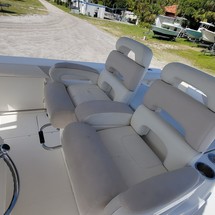 Boston Whaler 320 Outrage