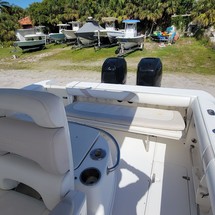 Boston Whaler 320 Outrage