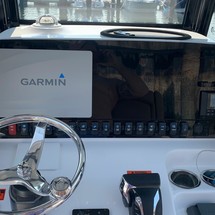 Sea Ray hunt ultra 211