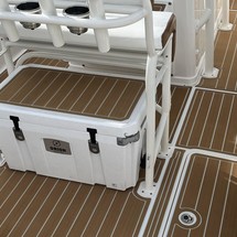 Century 2900 center console