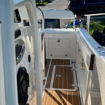 Century 2900 center console