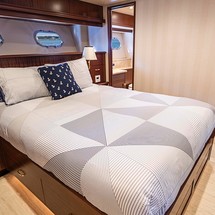 Neptunus 58 flybridge motoryacht