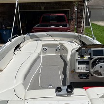 Bayliner 197 Deck Boat