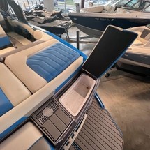 Malibu Wakesetter 25 LSV