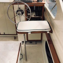 Dyer 29 bass boat