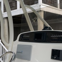 Pioneer 222 sport fish