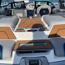 Malibu Wakesetter 23 LSV