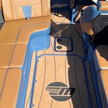 Malibu Wakesetter 23 LSV
