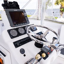 Luhrs 290 open