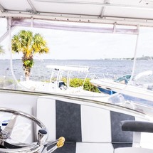 Luhrs 290 open