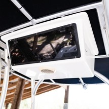 Intrepid 26 center console