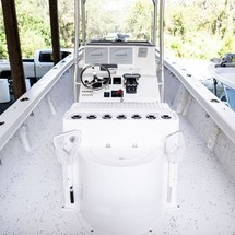Intrepid 26 center console