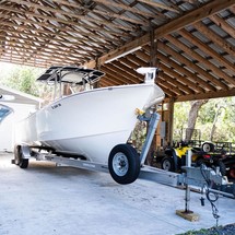 Intrepid 26 center console