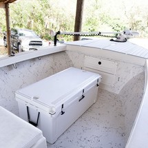 Intrepid 26 center console