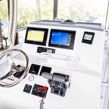 Intrepid 26 center console