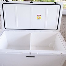 Intrepid 26 center console