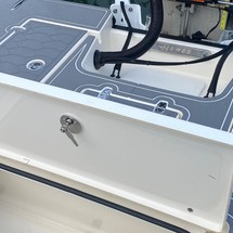 Hewes 16.9 redfisher