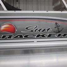 Sun Tracker Fishin Barge 22 DLX