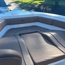 Sea Ray hunt ultra 211